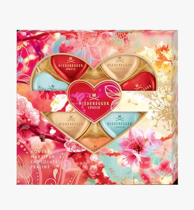 Flower design gift box master selection of hearts - 10 x 125g