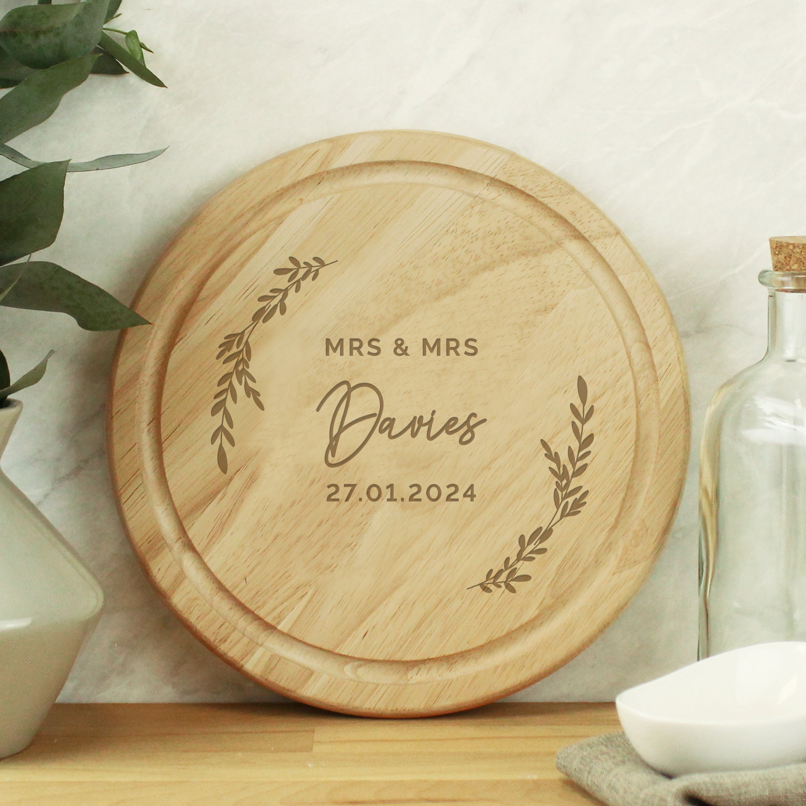 Personalised Laurel Round Wooden Chopping Board